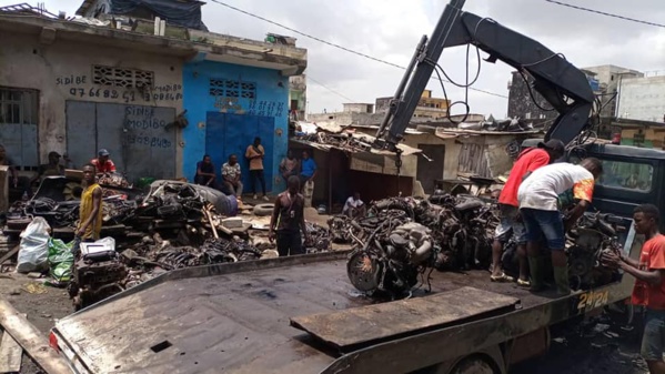 Déguerpissement ferrailleurs et garagistes casse Abobo © Crédit photo DR