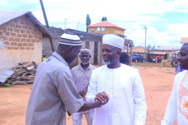 Koné Zakaria, l'officier ivoirien à la prière du vendredi à Séguélon © Crédit photo DR