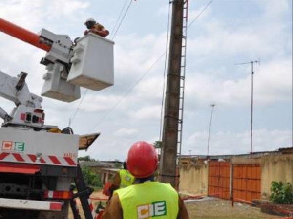 L'électricité manque dans plusieurs quartiers d'Oumé depuis une semaine © Crédit photo DR