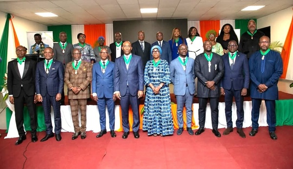 Le ministère de l'Enseignement technique décore 204 agents et partenaires dans l'Ordre du mérite de l'Éducation nationale © Crédit photo DR