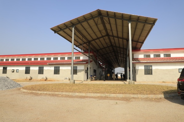 Le chantier du Centre Hospitalier Régional (CHR) de Katiola reçoit la visite du Vice-Président de la République, Tiemoko Meyliet Koné