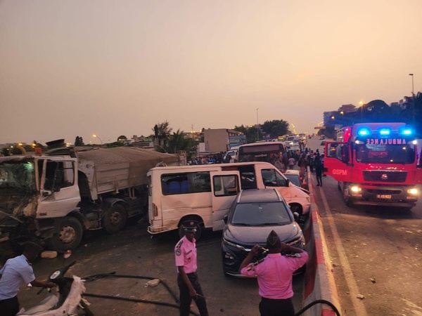 Accident à la Riviera 2 : Carambolage implique 12 véhicules, 37 victimes © Crédit photo DR