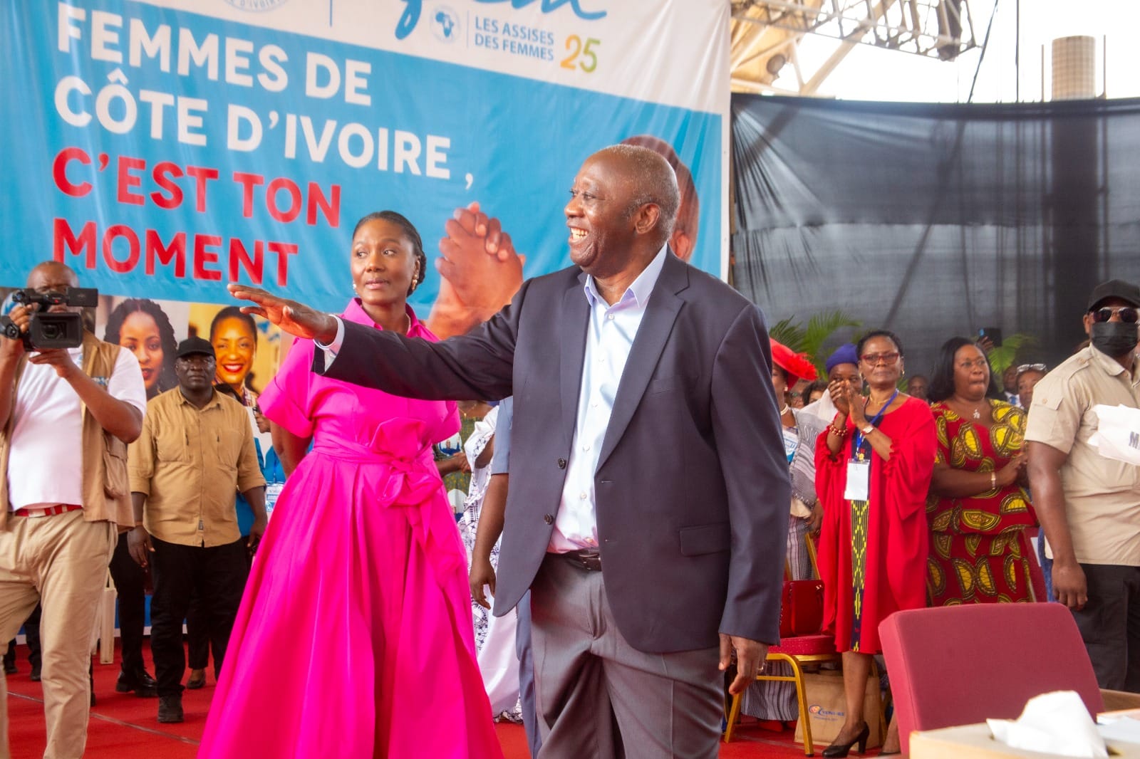 Gbagbo aux assises des femmes PPA-CI : "Il y a, à peu près 4000 personnes qui ont le doctorat et qui sont au chômage. Est-ce que ça c'est normal ?"