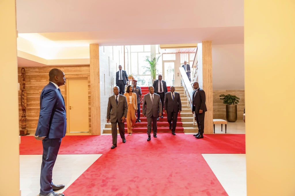 Alassane Ouattara lors de sa visite au Palais présidentiel d'Abidjan